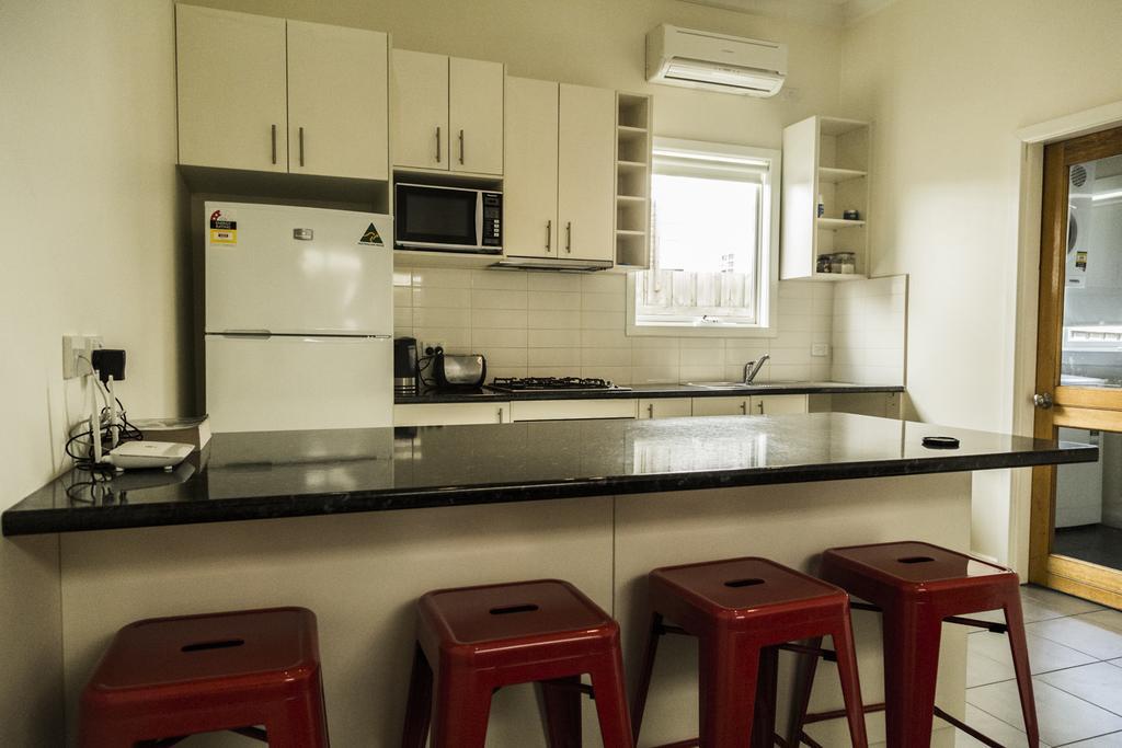 Simmers Serviced Apartments Williamstown Oda fotoğraf